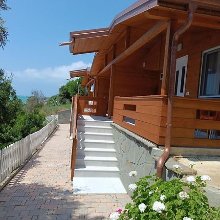 Plazhi Gjeneralit - Small Cabins - Bungalows - Apartaments - Villas - Suite Kavaja Exterior foto