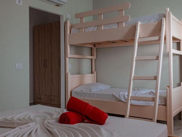Plazhi Gjeneralit - Small Cabins - Bungalows - Apartaments - Villas - Suite Kavaja Exterior foto