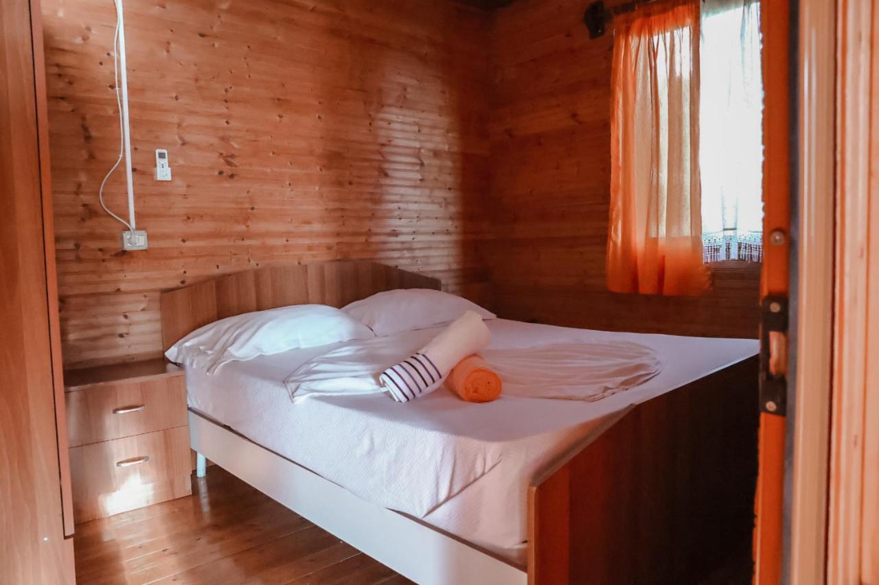 Plazhi Gjeneralit - Small Cabins - Bungalows - Apartaments - Villas - Suite Kavaja Exterior foto