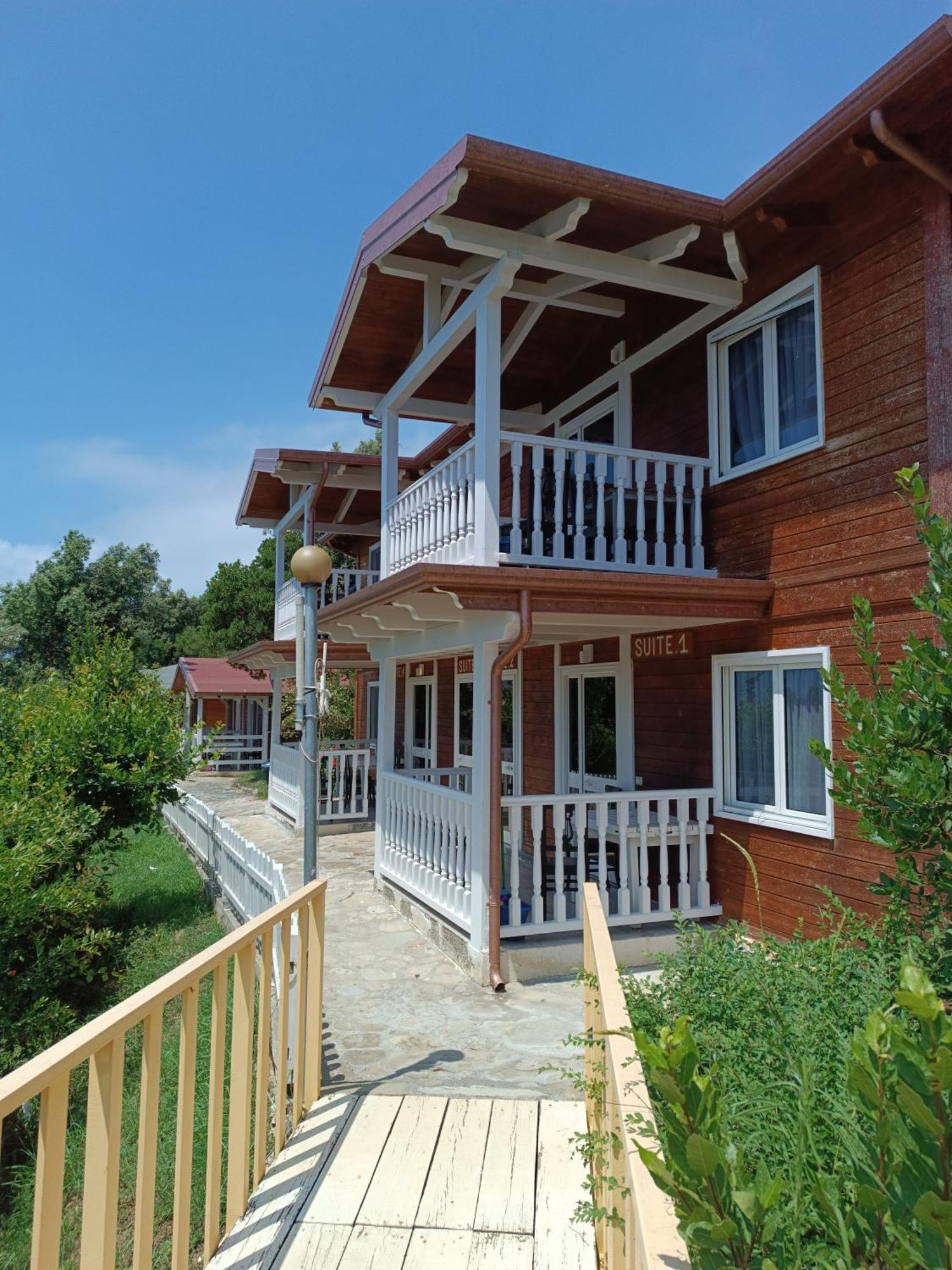 Plazhi Gjeneralit - Small Cabins - Bungalows - Apartaments - Villas - Suite Kavaja Exterior foto