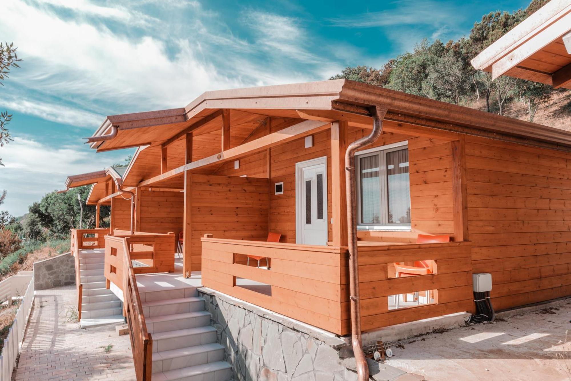 Plazhi Gjeneralit - Small Cabins - Bungalows - Apartaments - Villas - Suite Kavaja Exterior foto