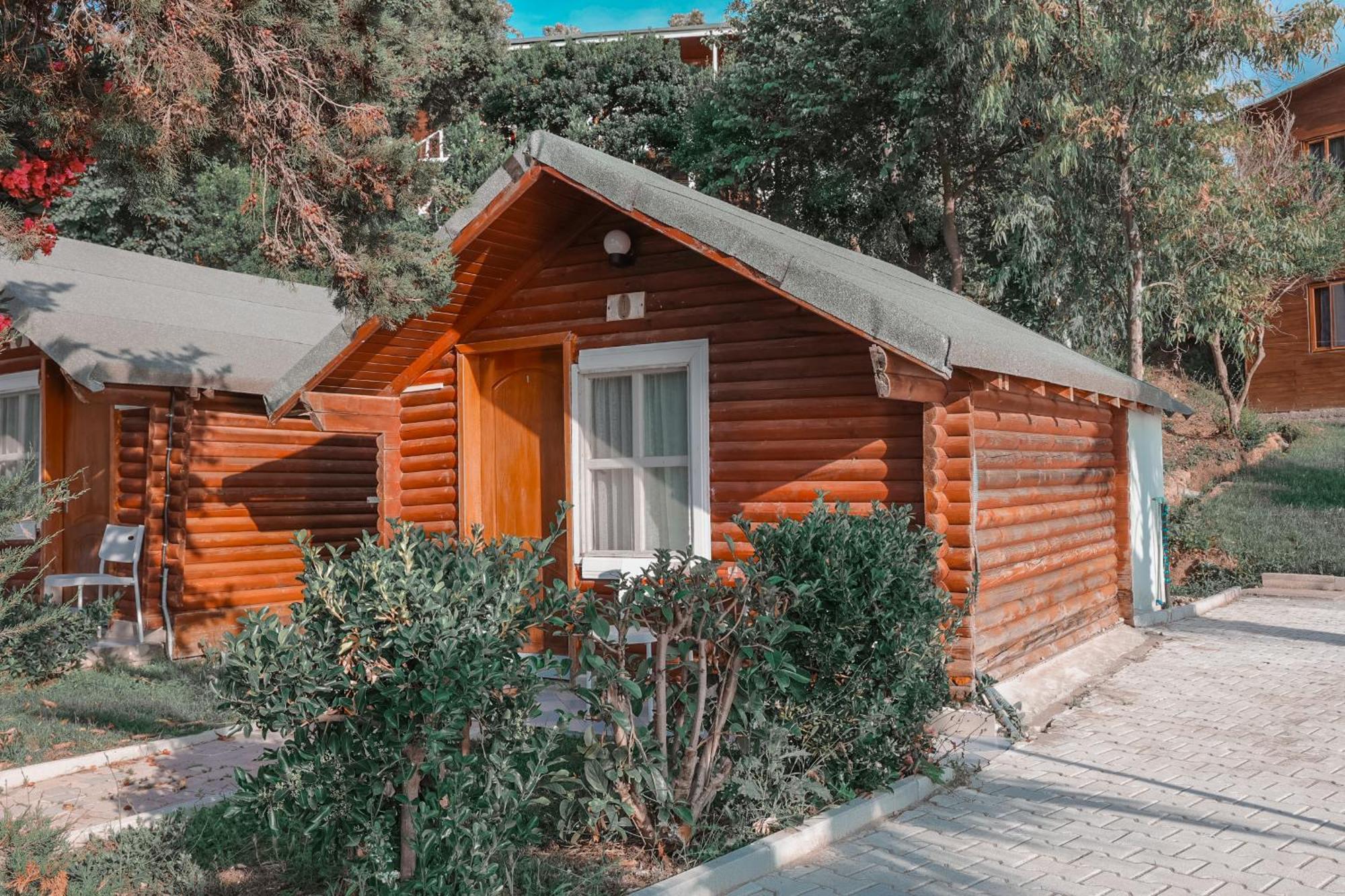 Plazhi Gjeneralit - Small Cabins - Bungalows - Apartaments - Villas - Suite Kavaja Exterior foto